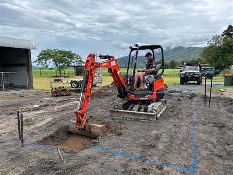 mini hire nq cairns